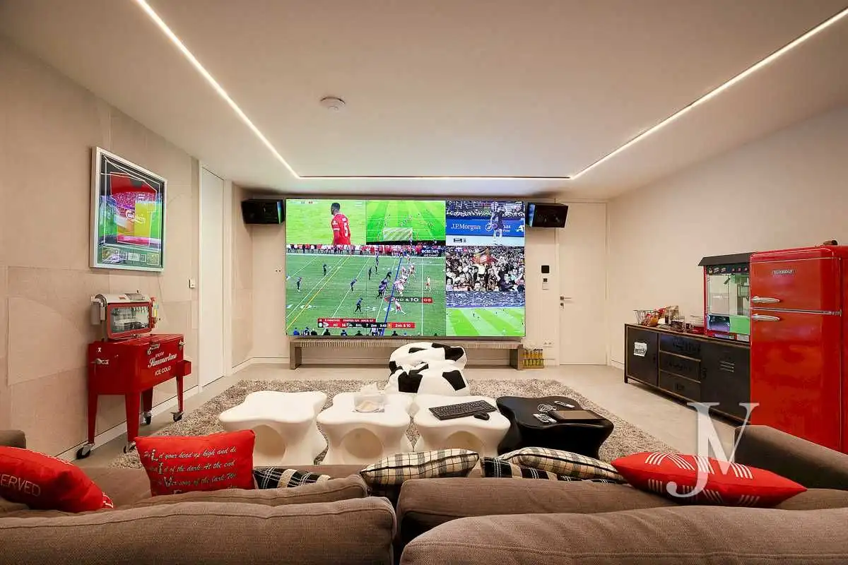 Living room of Houses for sale in Madrid  with Air Conditioner, Heating and Private garden