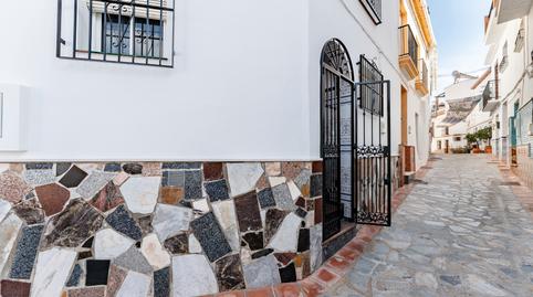 Foto 2 de Casa adosada en venta en Calle Campillos, 8, Sayalonga, Málaga