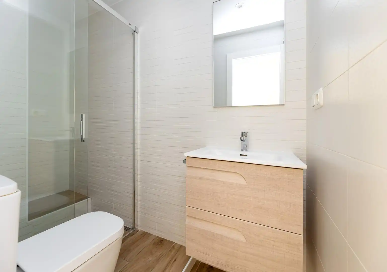 Baño de Ático en venta en Granada con Aire acondicionado, Calefacción y Terraza