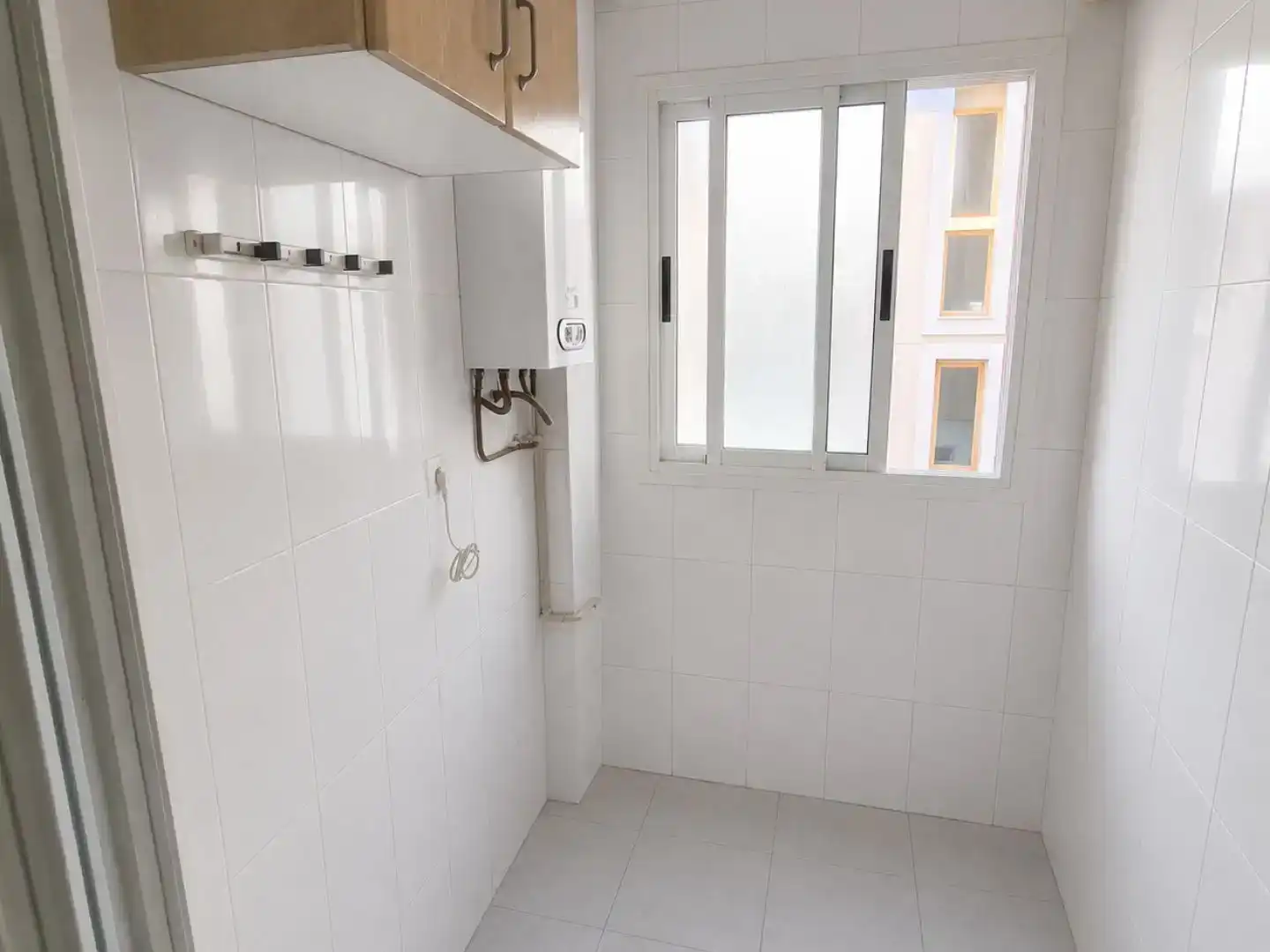 Bathroom of Flat for rent in  Valencia Capital  with Air Conditioner and Balcony