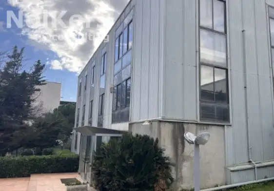Vista exterior de Nave industrial en venta en Sant Just Desvern con Calefacción