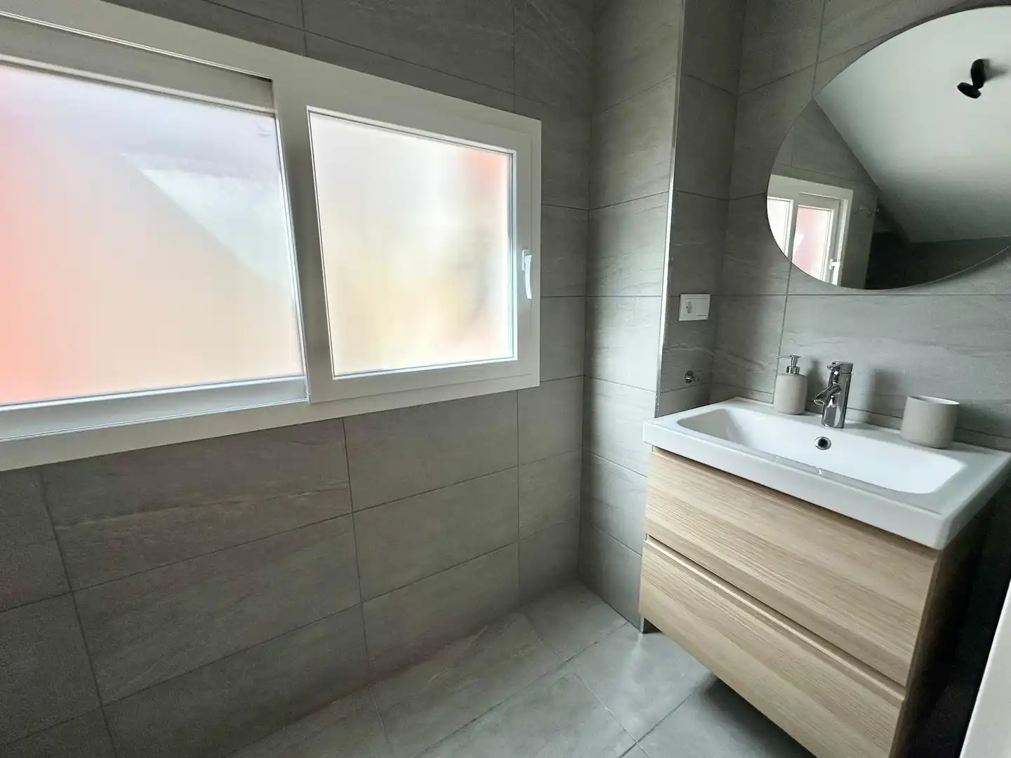 Badezimmer von Dachboden zur Miete in Valencia mit Klimaanlage, Heizung und Parkett