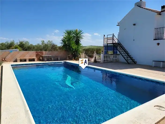 Casa con piscina en venta en Puente Genil, imagen 2