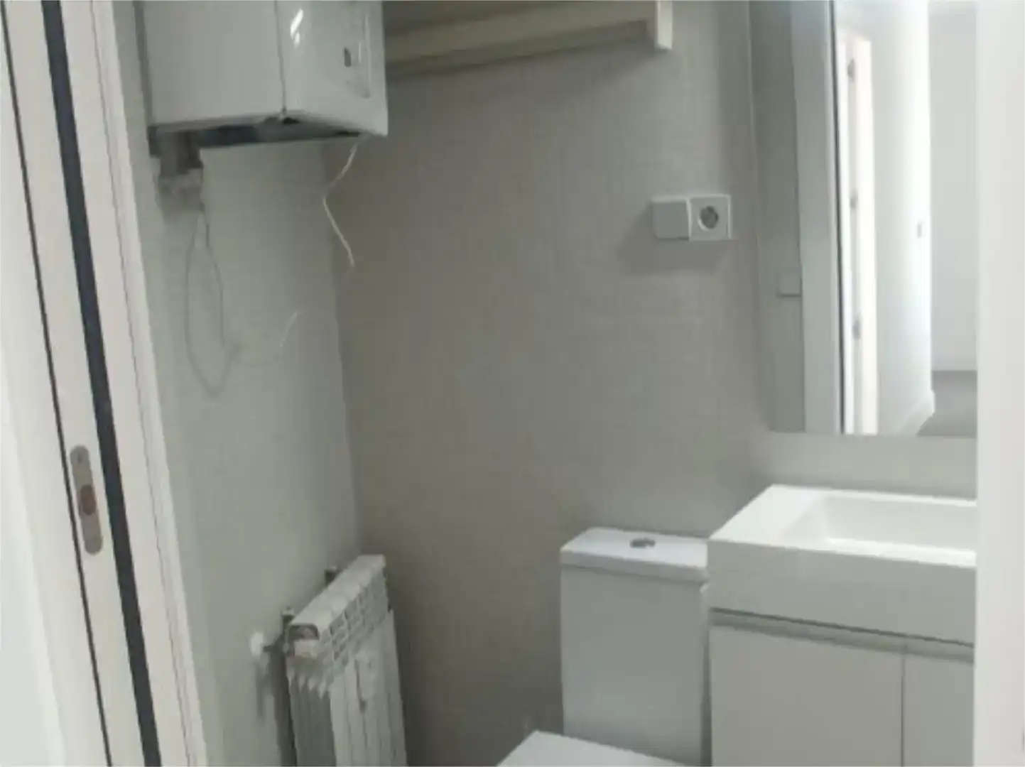 Baño de Ático de alquiler en Madrid con Aire acondicionado