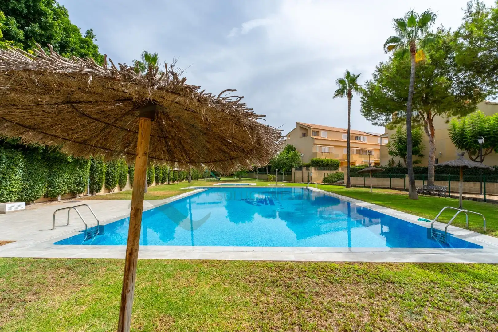 Piscina de Casa o xalet en venda en El Campello amb Aire condicionat, Calefacció i Jardí privat