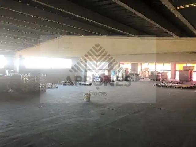 Fabrikhallen zur Miete in Vigo 