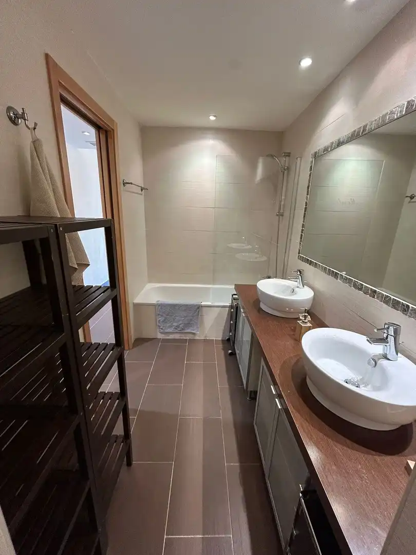 Baño de Apartamento en venta en Benahavís con Aire acondicionado, Terraza y Trastero