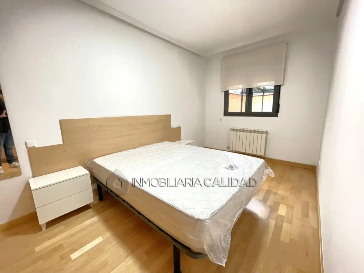 Bedroom of Flat for rent in Burgos  with Heating, Terrace and Storage room