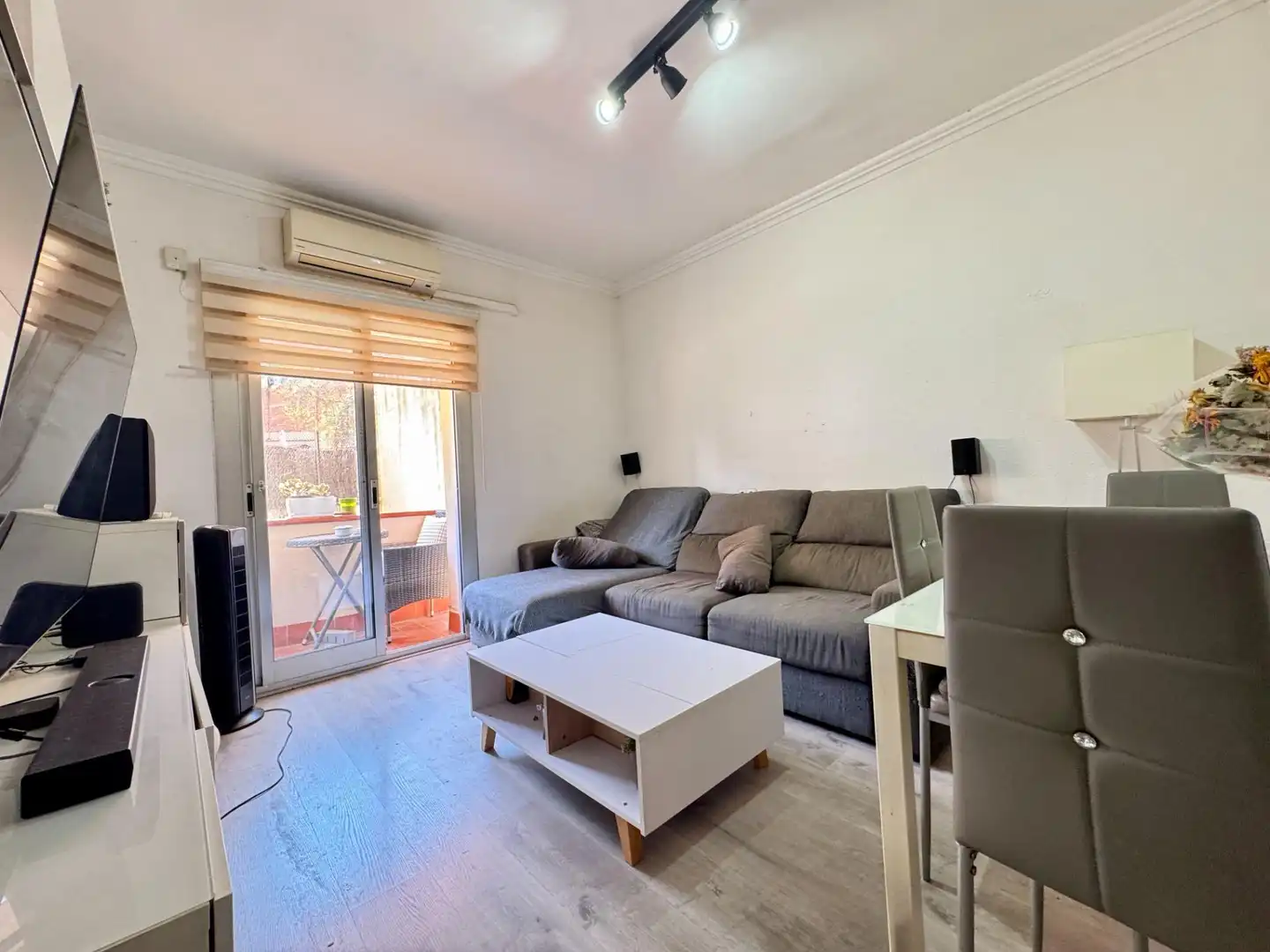 Piso en venta en Carrer PINTOR CASAS, Vilapicina i la Torre Llobeta