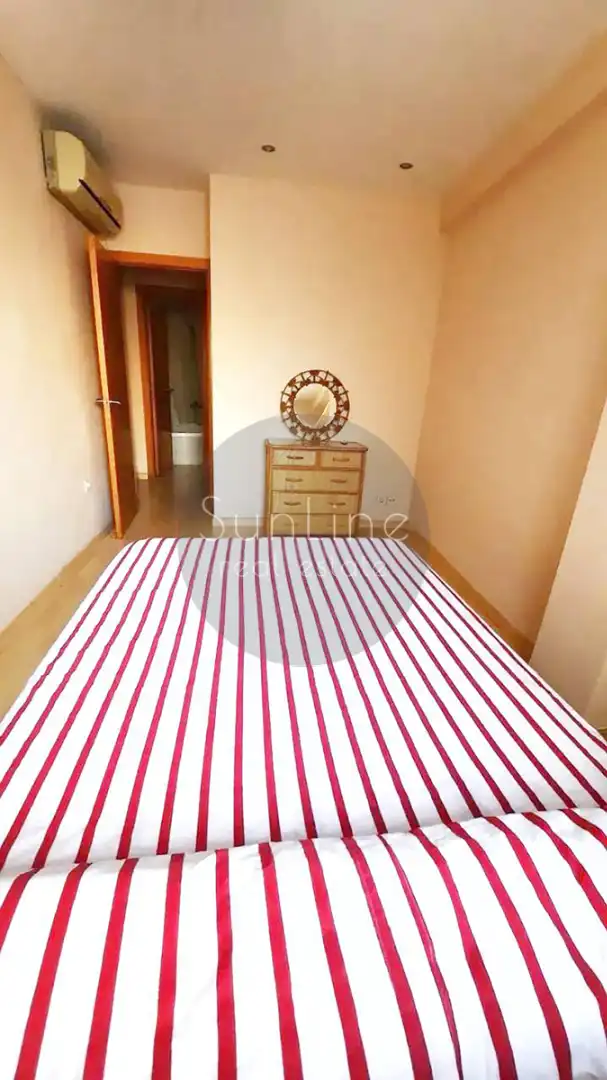 Schlafzimmer von Wohnung zur Miete in Valencia mit Klimaanlage, Terrasse und Möbliert