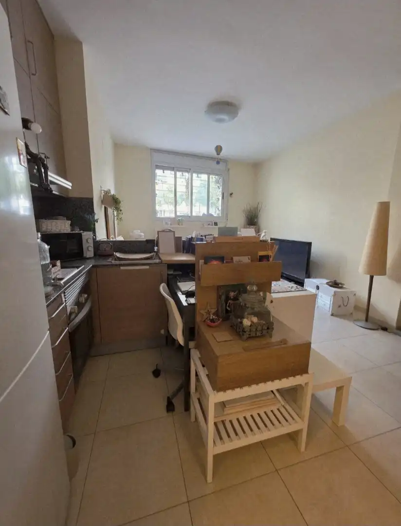 Wohnung zum Verkauf in Badalona mit Klimaanlage, Heizung und Terrasse