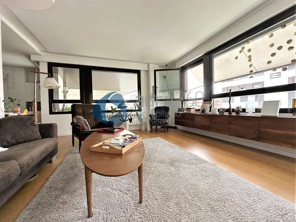 Flat with pool for sale in Marques de Larios