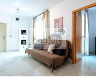 Sala d'estar de Pis de lloguer en  Sevilla Capital amb Aire condicionat i Moblat