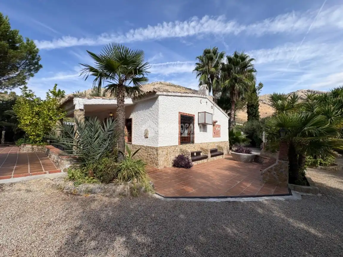Casa con piscina en venta en Jabalcuz, imagen 2