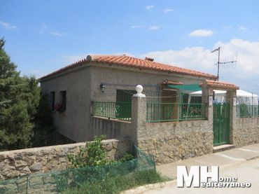 Casa amb jardí en venda a ARIÑAL 5