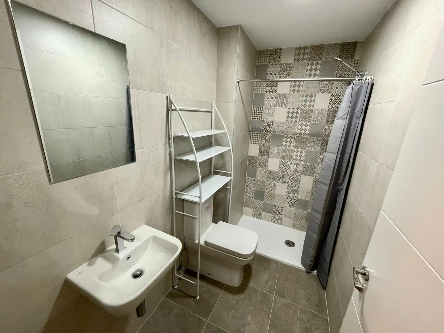 Study for rent in Calle Canonigo San Martin , San Pablo y Santa Marina