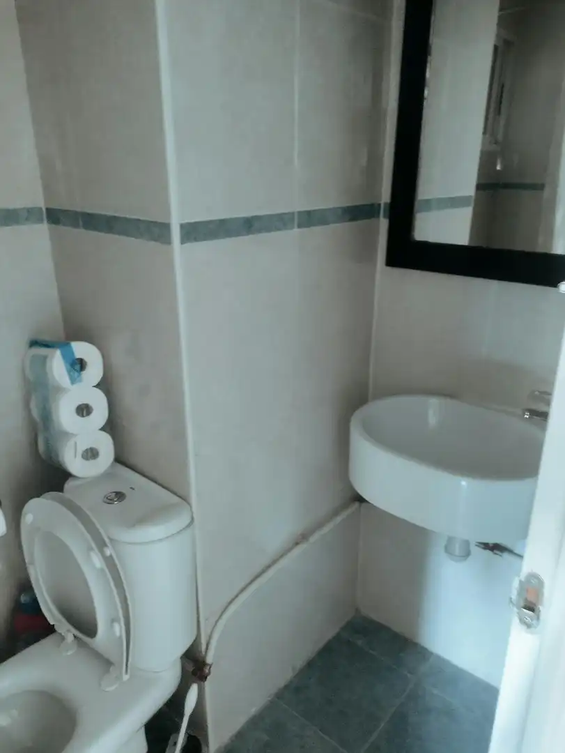Baño de Piso de alquiler en Valencia con Aire acondicionado, Calefacción y Amueblado