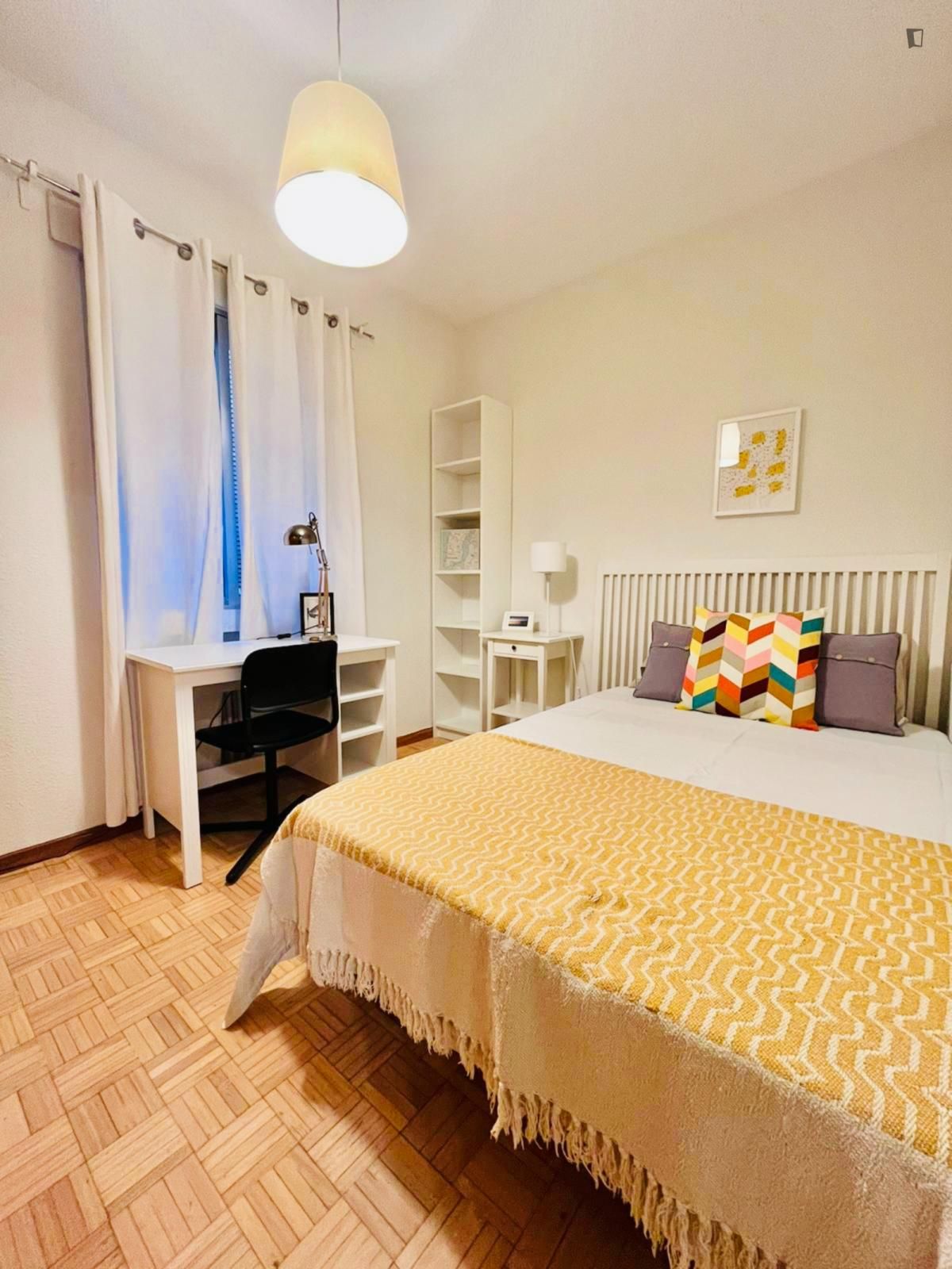 Casa o xalet per a compartir a Caballería Española