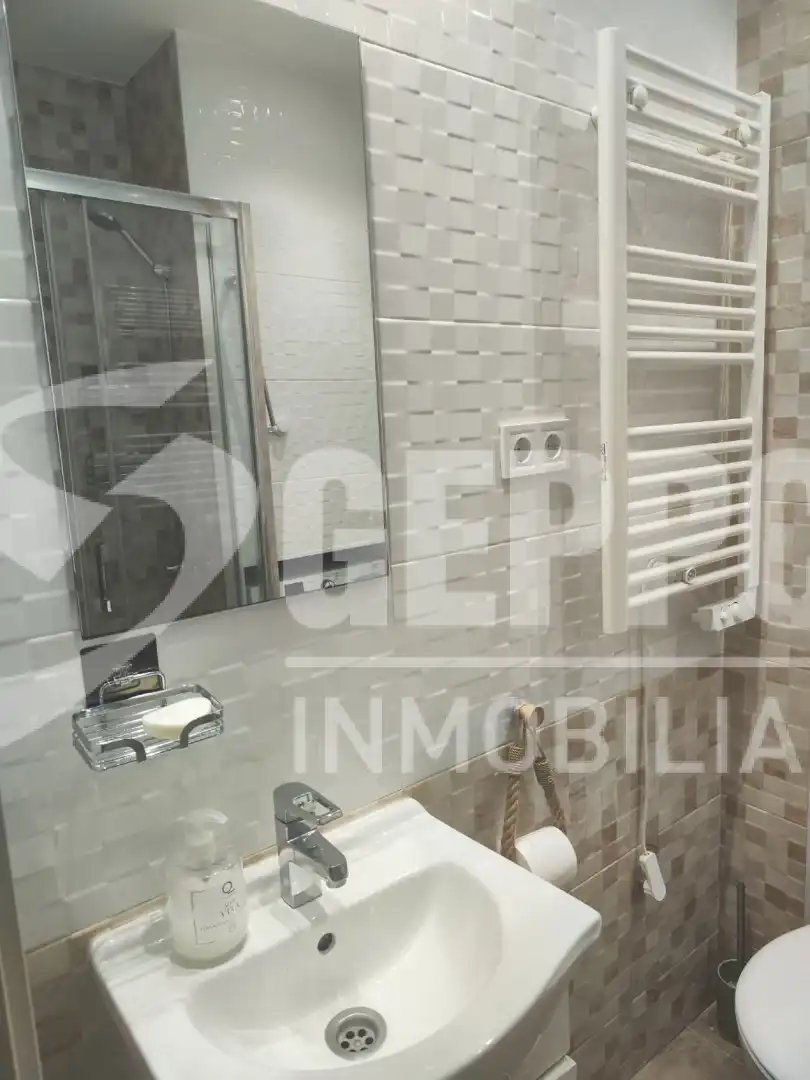 Bathroom of Flat for rent in Madrid  with Furnished
