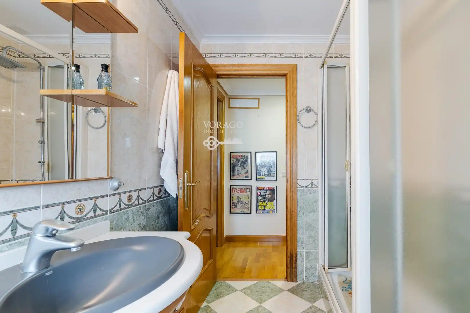 Baño de Casa o chalet en venta en Villanueva de la Torre con Calefacción, Jardín privado y Terraza