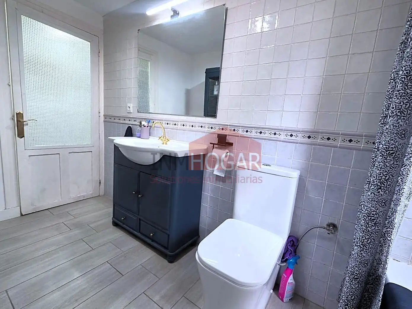 Bany de Apartament en venda en Ávila amb Calefacció i Moblat