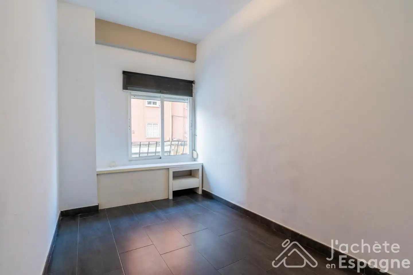 Bedroom of Flat for sale in Valencia  with Heating