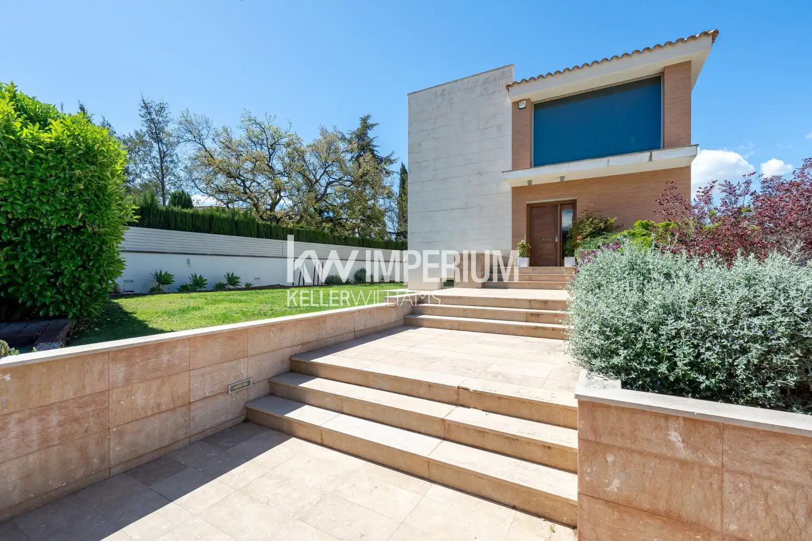 Vista exterior de Casa o xalet en venda en Reus amb Aire condicionat, Calefacció i Jardí privat