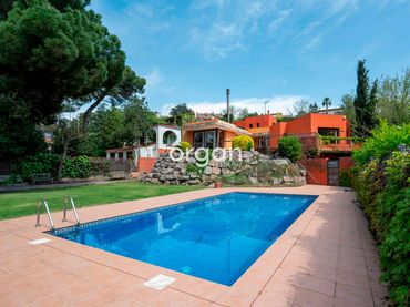 Casa con piscina en venta en Bellaterra