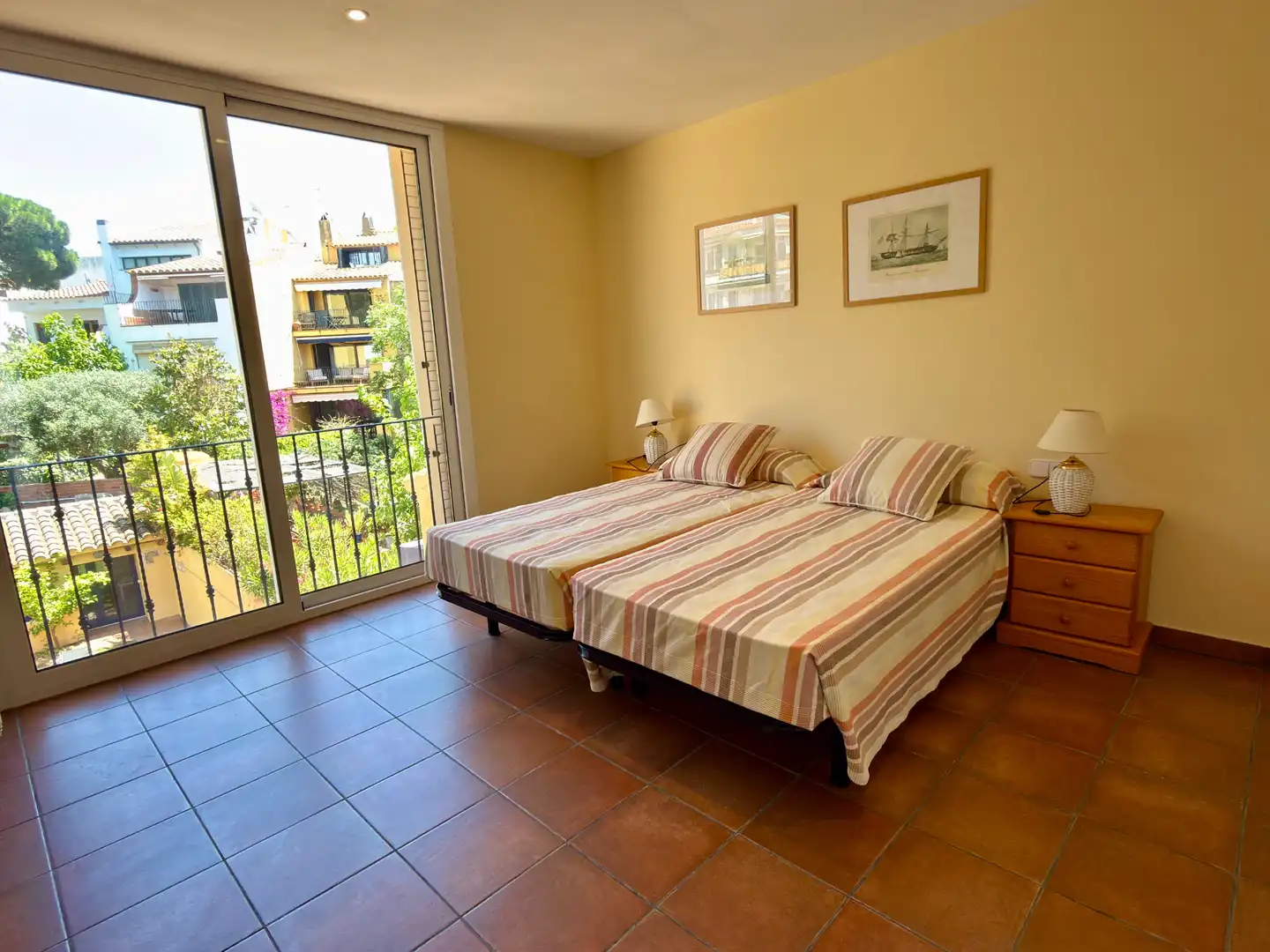 Schlafzimmer von Maisonette zum Verkauf in Palafrugell mit Klimaanlage, Terrasse und Balkon