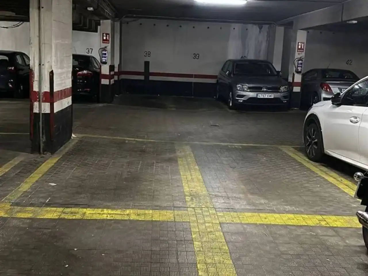 Aparcament de Garatge en venda en Madrid amb Alarma