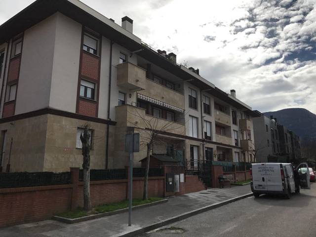 Garaje en Venta en Ramales de la Victoria