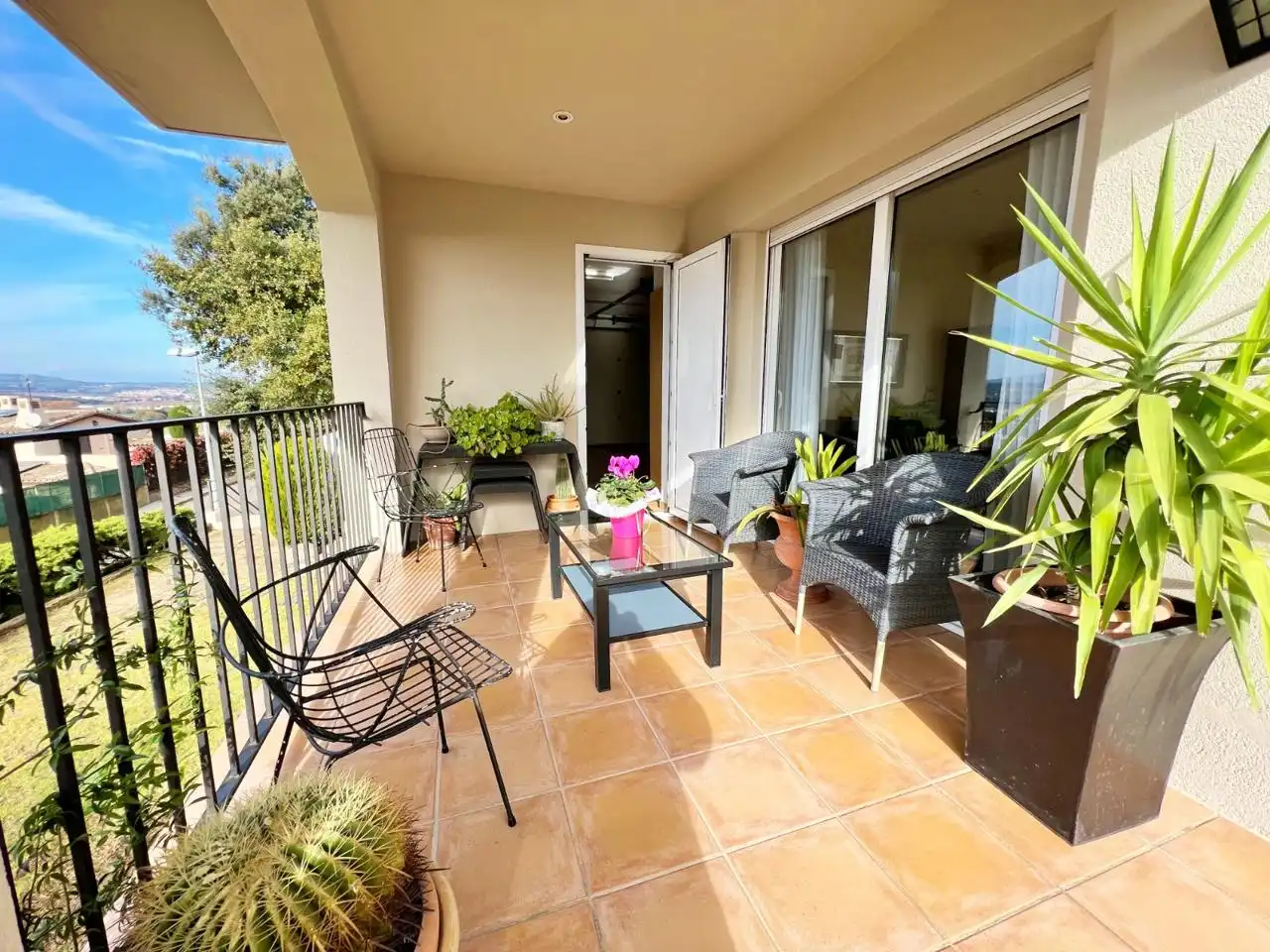 Terrassa de Casa o xalet en venda en La Bisbal d'Empordà amb Aire condicionat, Jardí privat i Terrassa