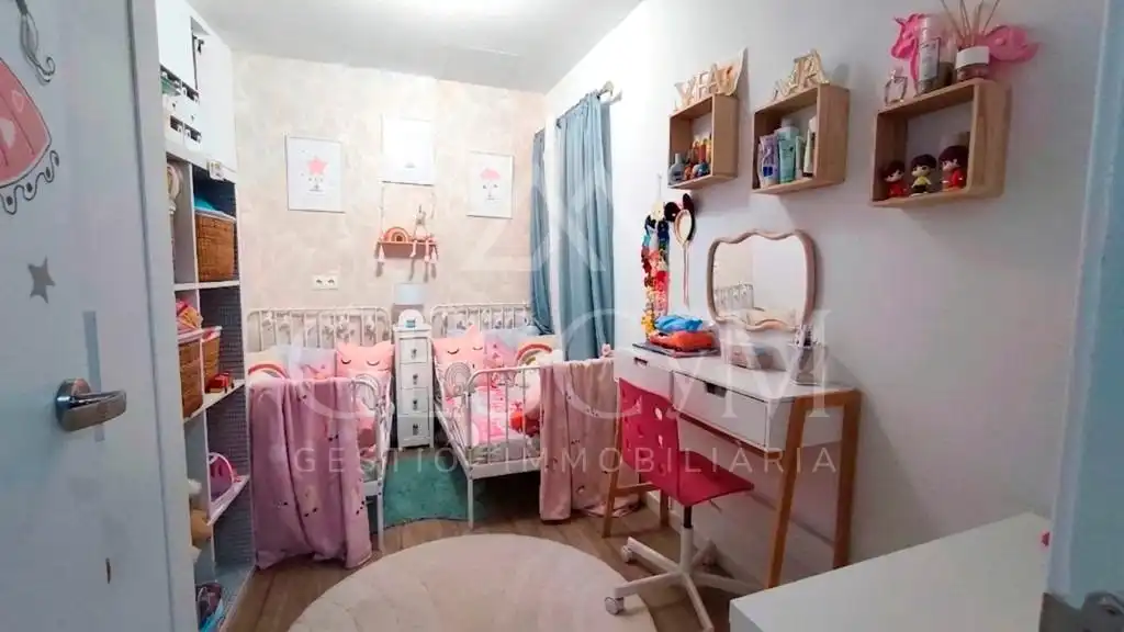 Bedroom of Flat for sale in Sant Joan Despí  with Parquet flooring