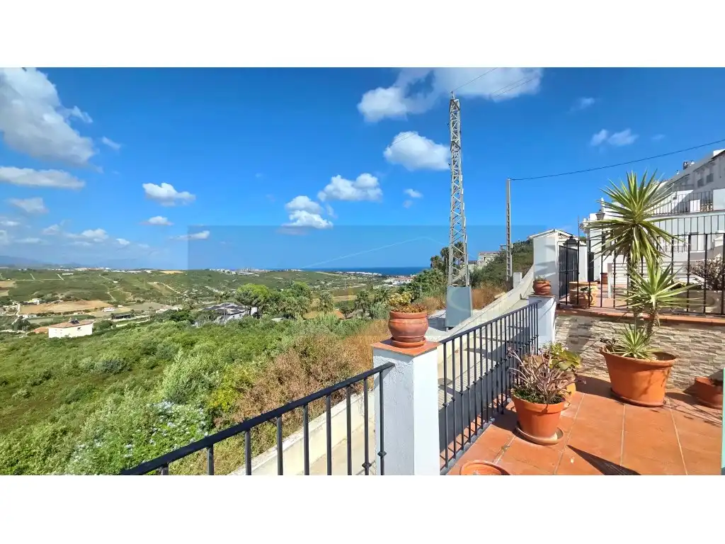 Terraced house with pool for sale in Urbanizacion Monte Viñas, imagen 2