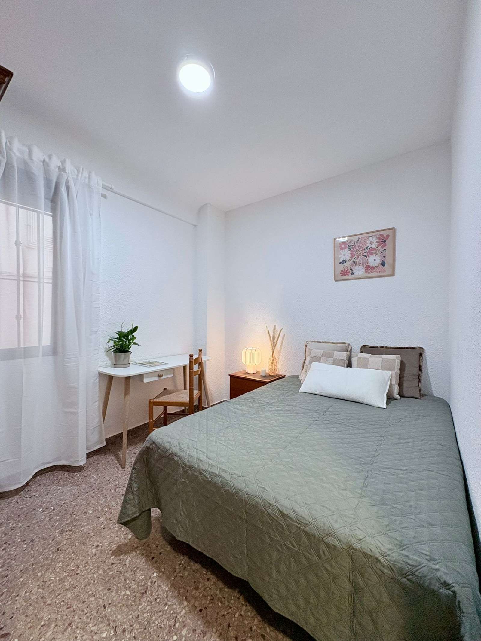 Bedroom of Flat to share in Picanya  with Air Conditioner and Terrace