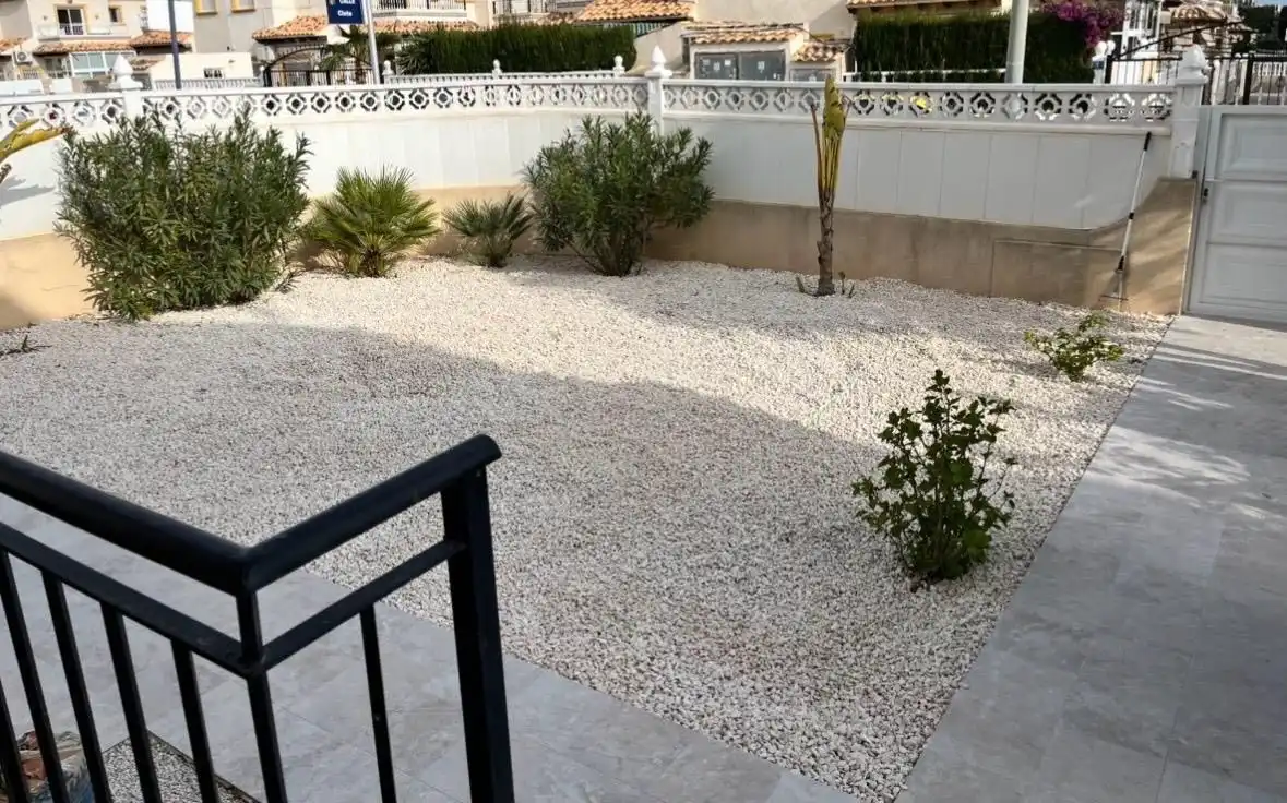 Terrassa de Casa o xalet en venda en Orihuela amb Aire condicionat, Calefacció i Jardí privat