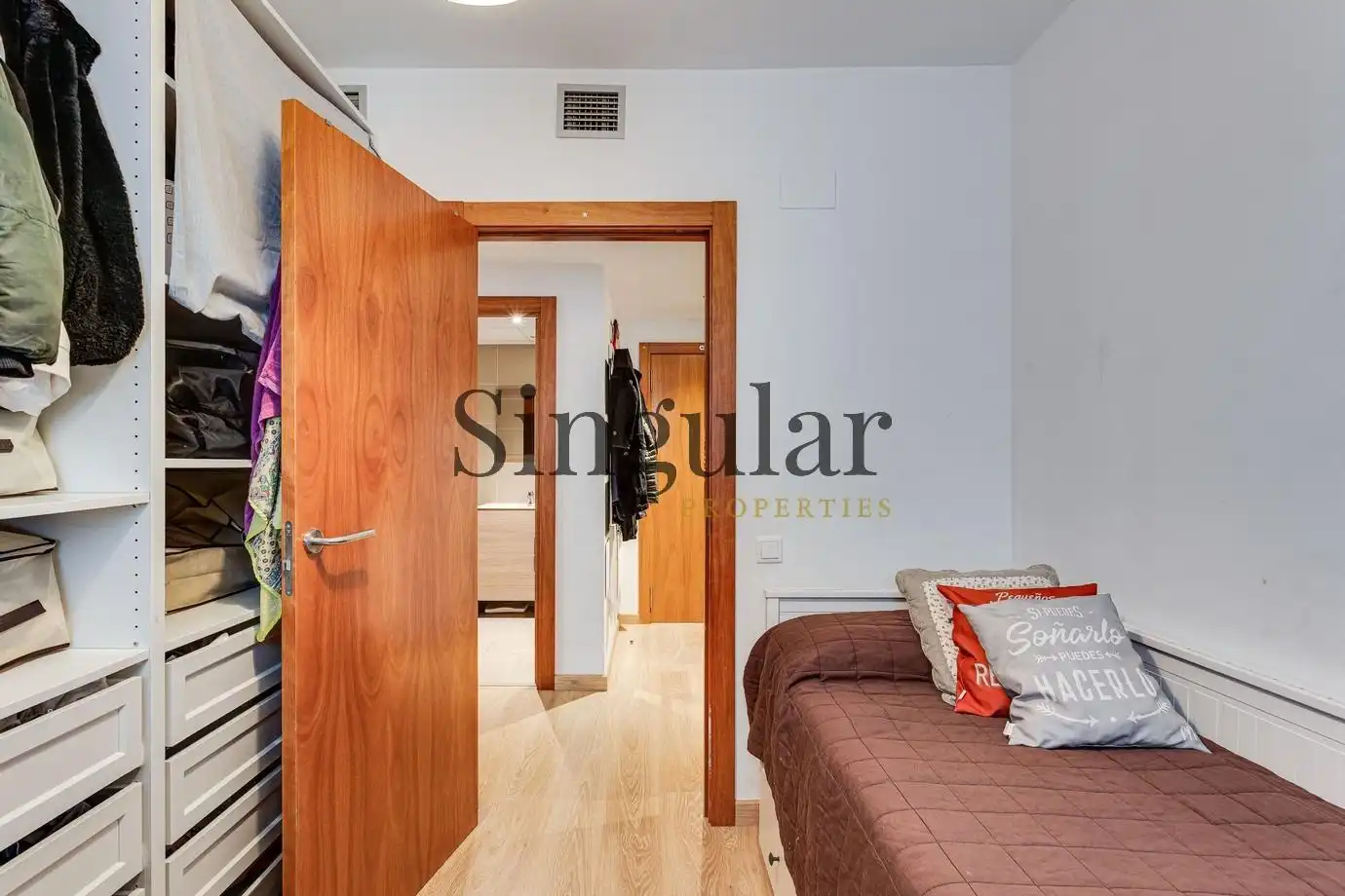 Habitación de Piso en venta en Badalona con Calefacción, Jardín privado y Parquet
