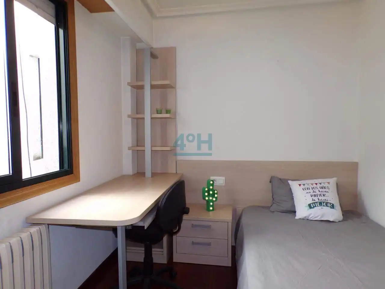 Bedroom of Apartments for rent in Ourense Capital   with Heating and Furnished