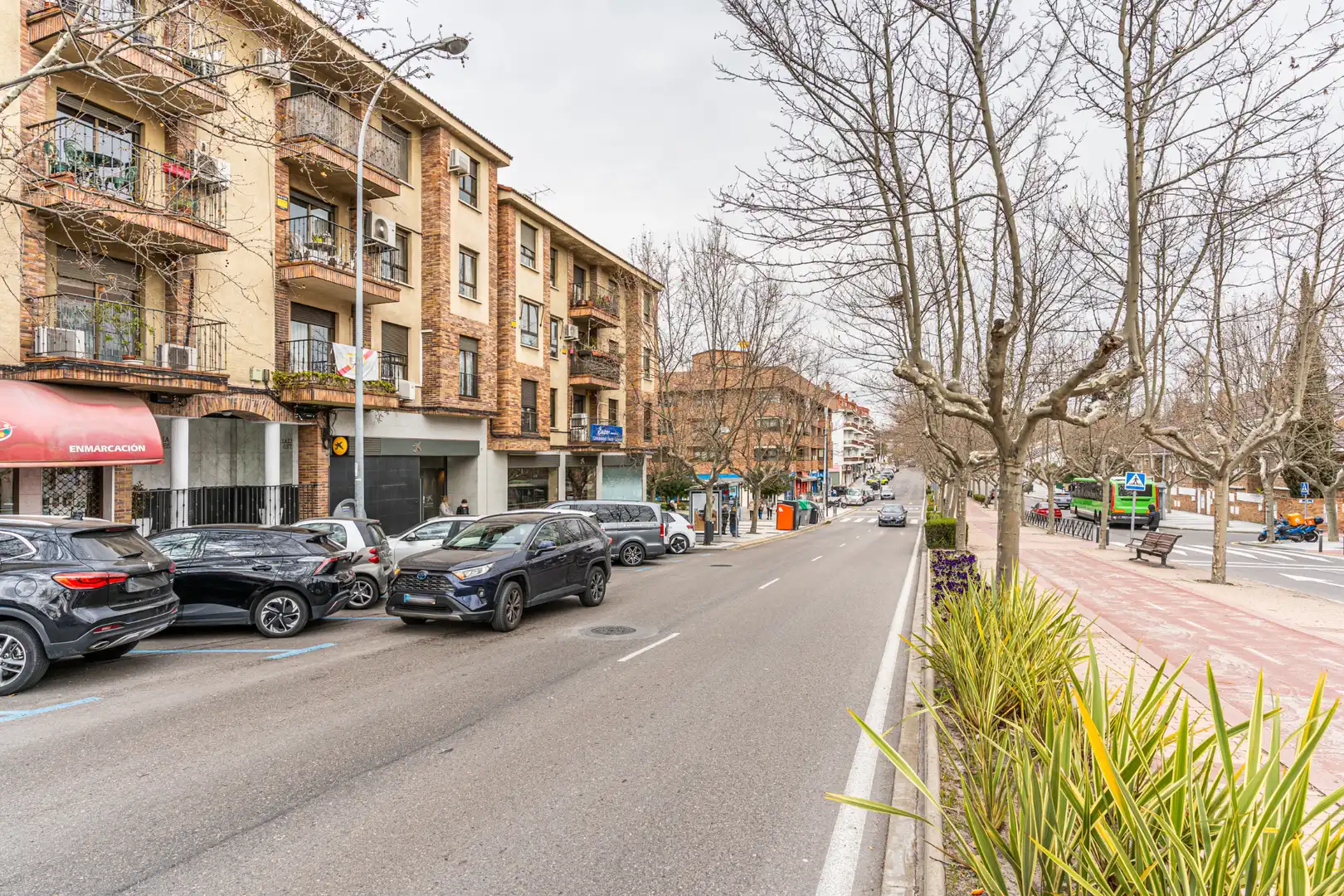 Außenansicht von Wohnung zum Verkauf in Majadahonda mit Klimaanlage, Heizung und Privatgarten