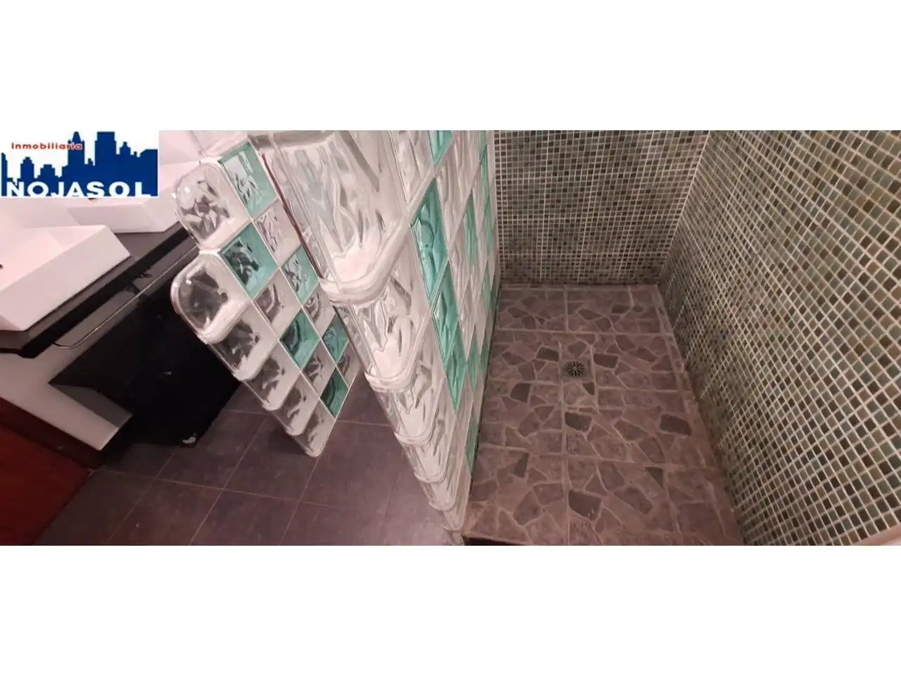 Bany de Apartament de lloguer en Noja amb Calefacció, Terrassa i Moblat