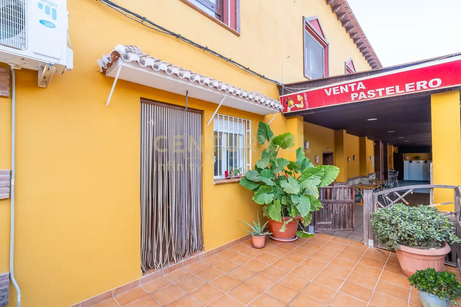 Vista exterior de Local en venta en Villanueva de la Concepción
