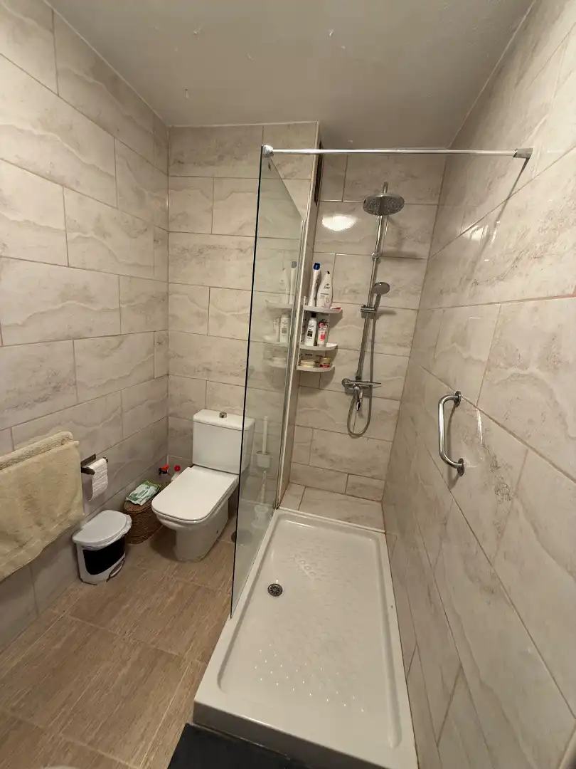 Baño de Piso en venta en Arona con Aire acondicionado, Terraza y Amueblado