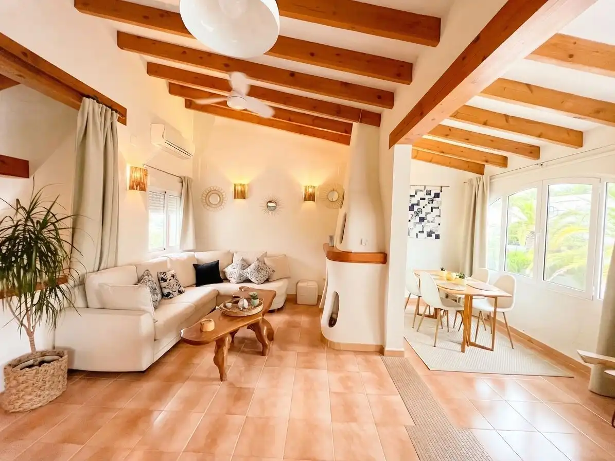 Casa amb piscina en venda a Marisol Park - Ortembach - Los Almendros, imagen 6