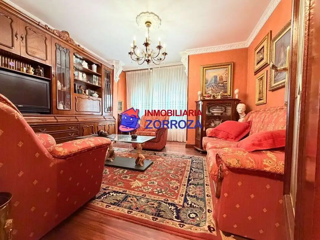 Sala de estar de Piso en venta en Bilbao  con Calefacción, Jardín privado y Amueblado