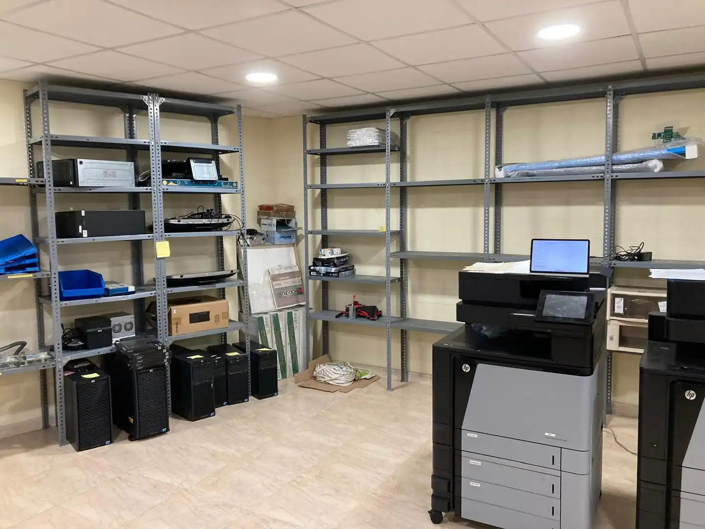 Commercial properties for sale in Barcelona  with Air Conditioner