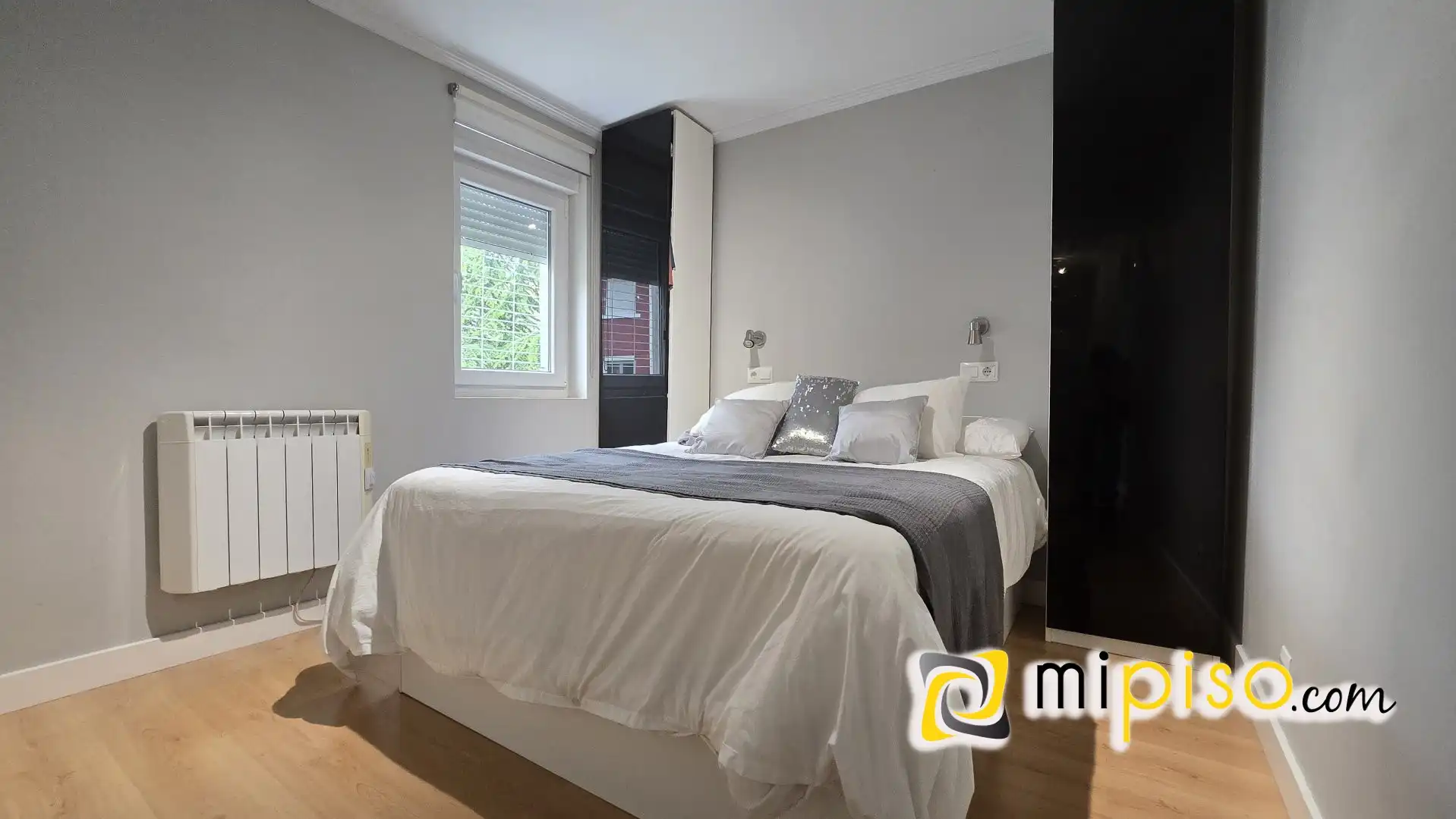 Schlafzimmer von Wohnung zur Miete in Laredo mit Möbliert