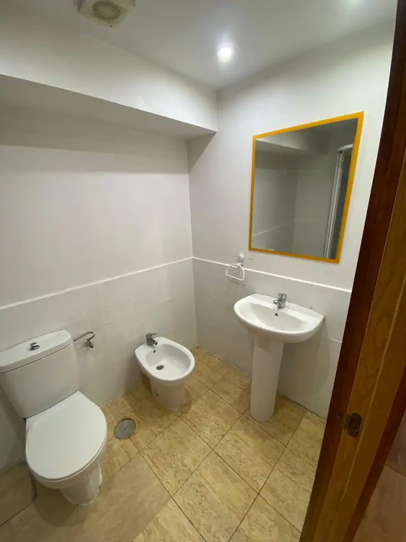 Bathroom of Flat for sale in Madrid