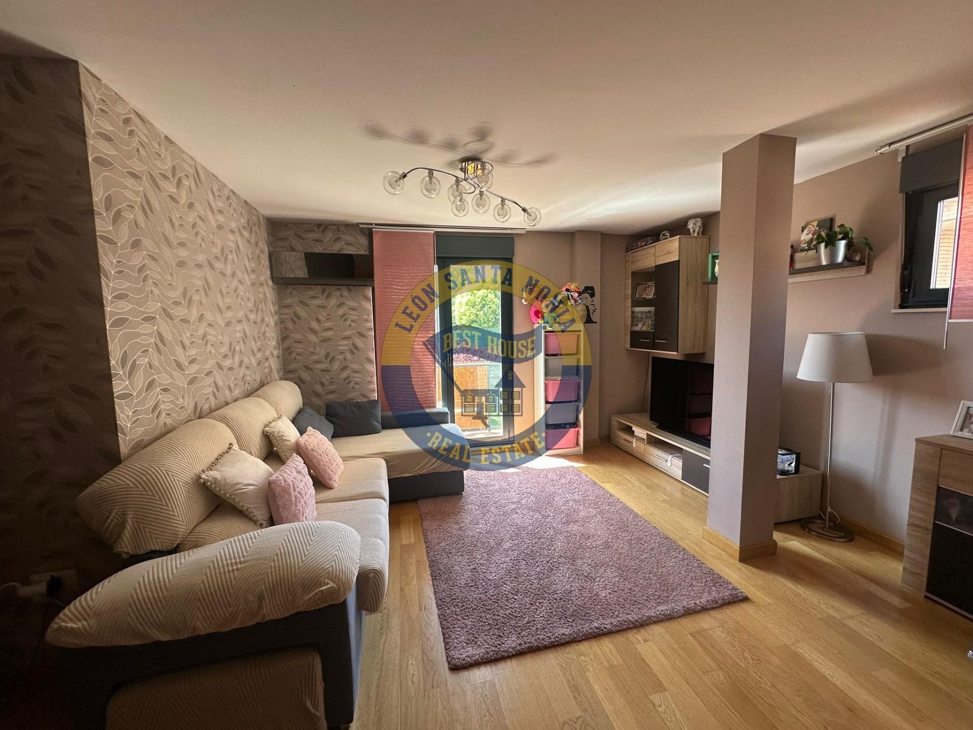 Sala d'estar de Dúplex en venda en Villaquilambre amb Aire condicionat, Calefacció i Terrassa