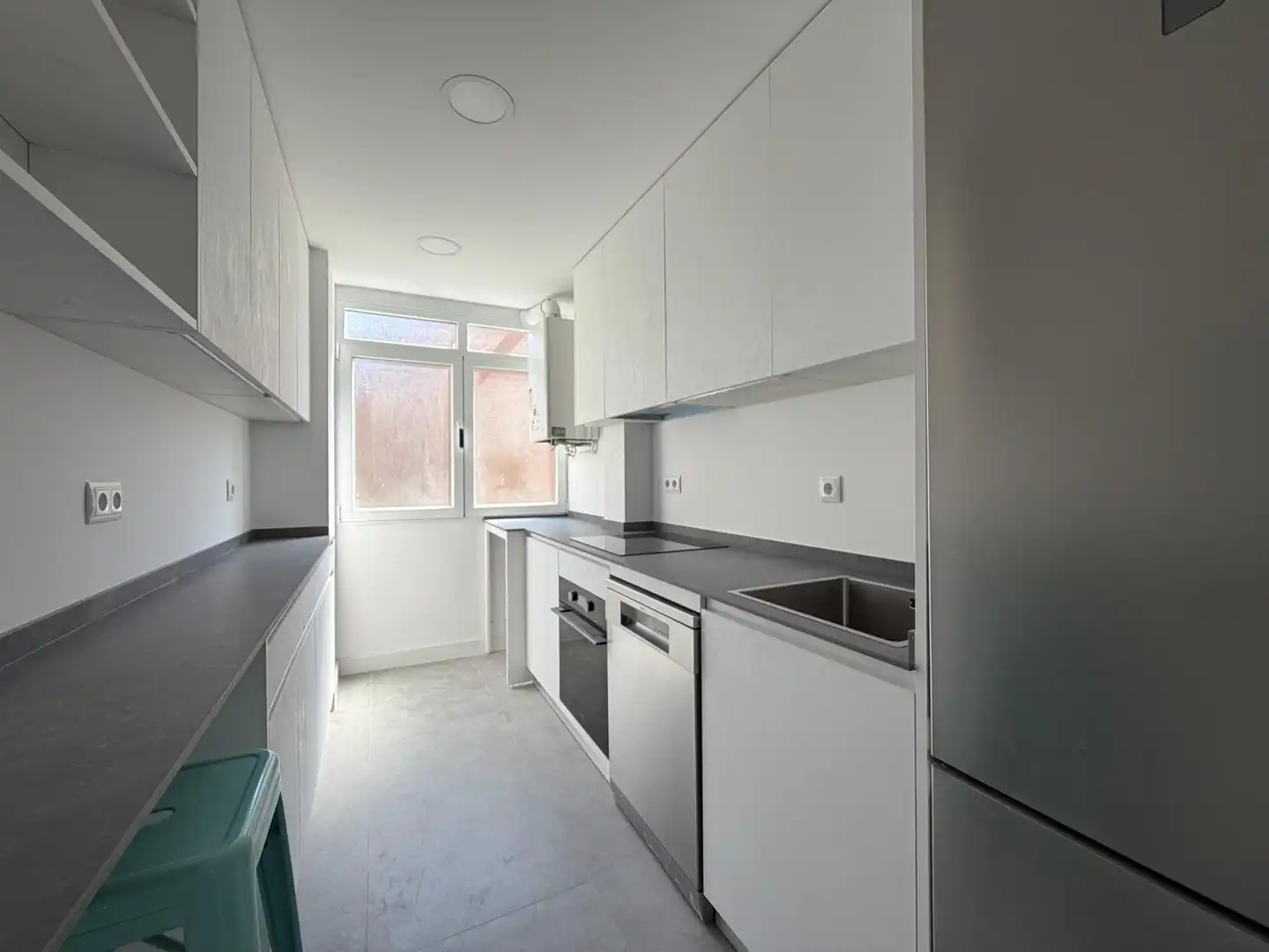 Kitchen of Flat for rent in Madrid  with Air Conditioner, Heating and Parquet flooring