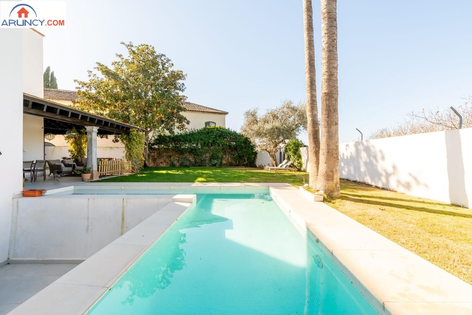 Piscina de Casa o chalet en venta en Bormujos con Aire acondicionado, Jardín privado y Alarma